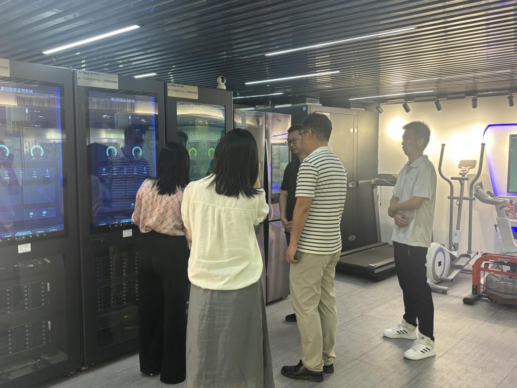 广州华商学院人工智能学院走访掌动智能,推动产教融合合作走深走实